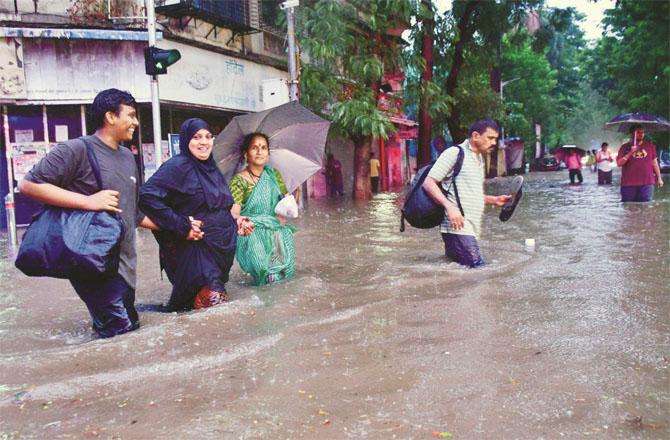 ہم زندگی مجبوراً کیوں گزار رہے ہیں